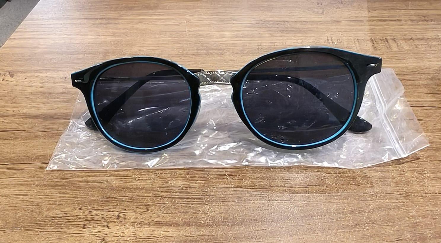 Sky Blue UV Protected Round Sunglasses, classic Sunglasses for Men & Women, Lightweight Sky Blue UV Protected Round Sunglasses, classic Sunglasses for Men & Women, Lightweight